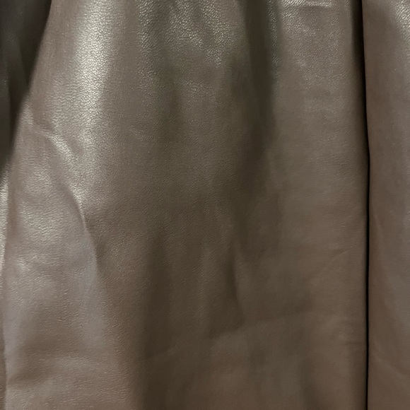 Ladies Skirt - Picture 3 of 3